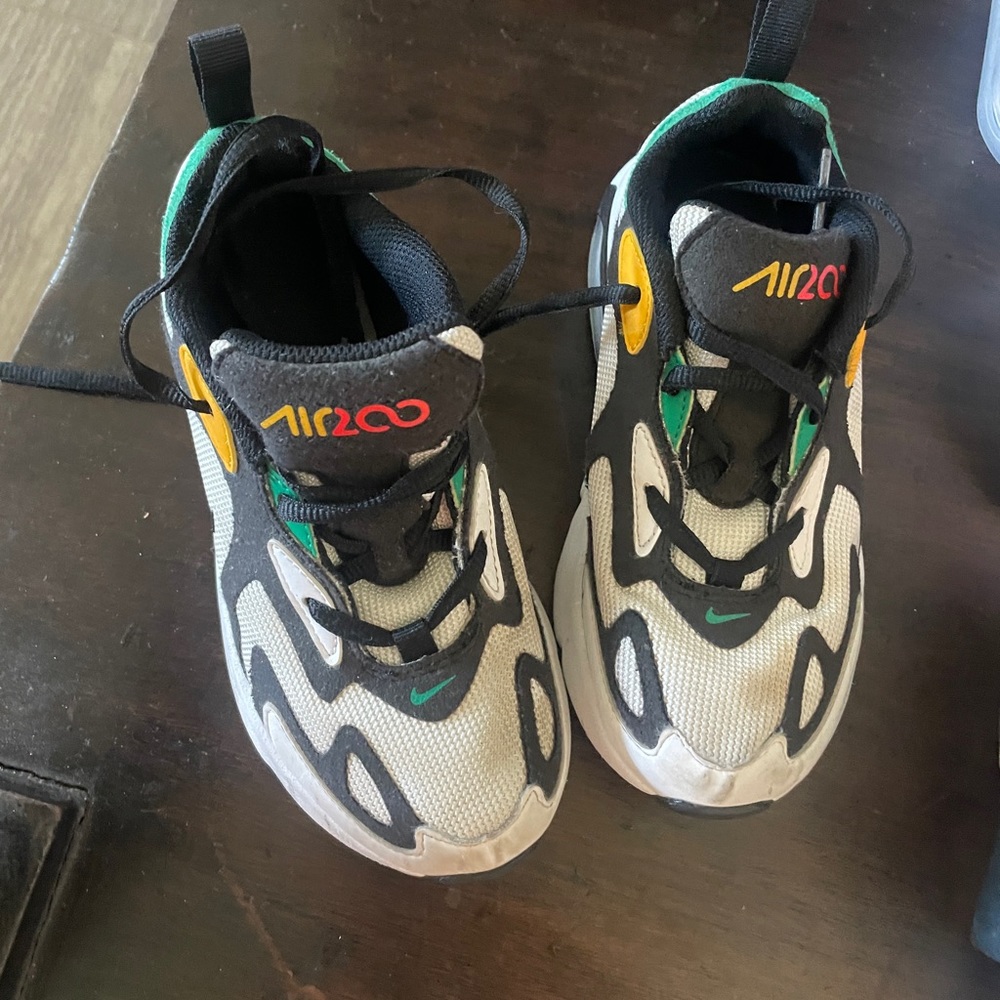 Nike Youth Air 200- 12Y
